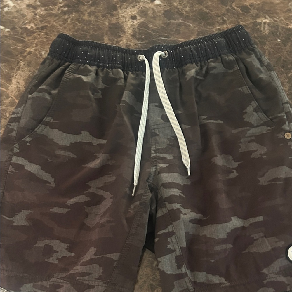 Vuori mens XS Camo Shorts with Drawstring